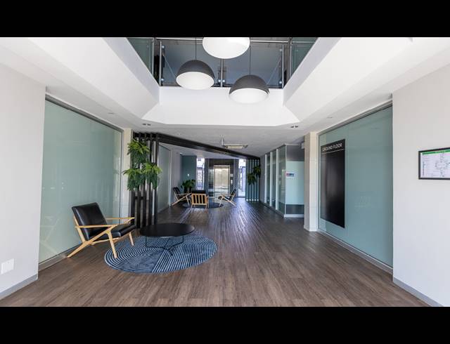 1,188M² OFFICE TO LET IN BEDFORD GARDENS